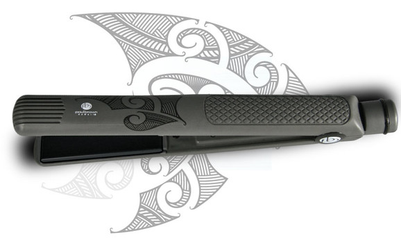 AKI flat iron