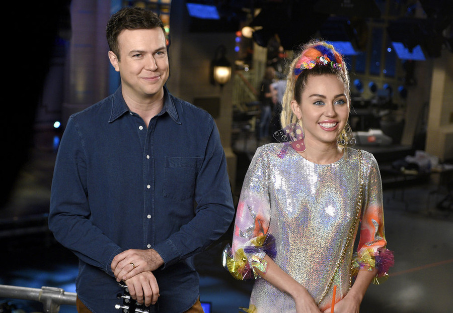 Miley Cyrus hosts SNL
