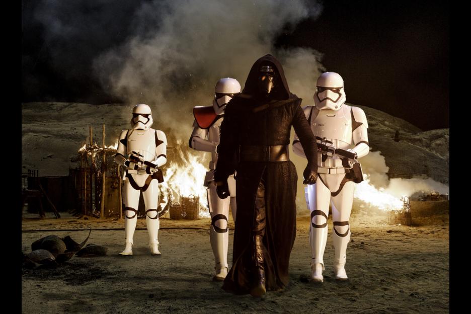 'Star Wars: The Force Awakens' movie review by David Morris - LATF USA