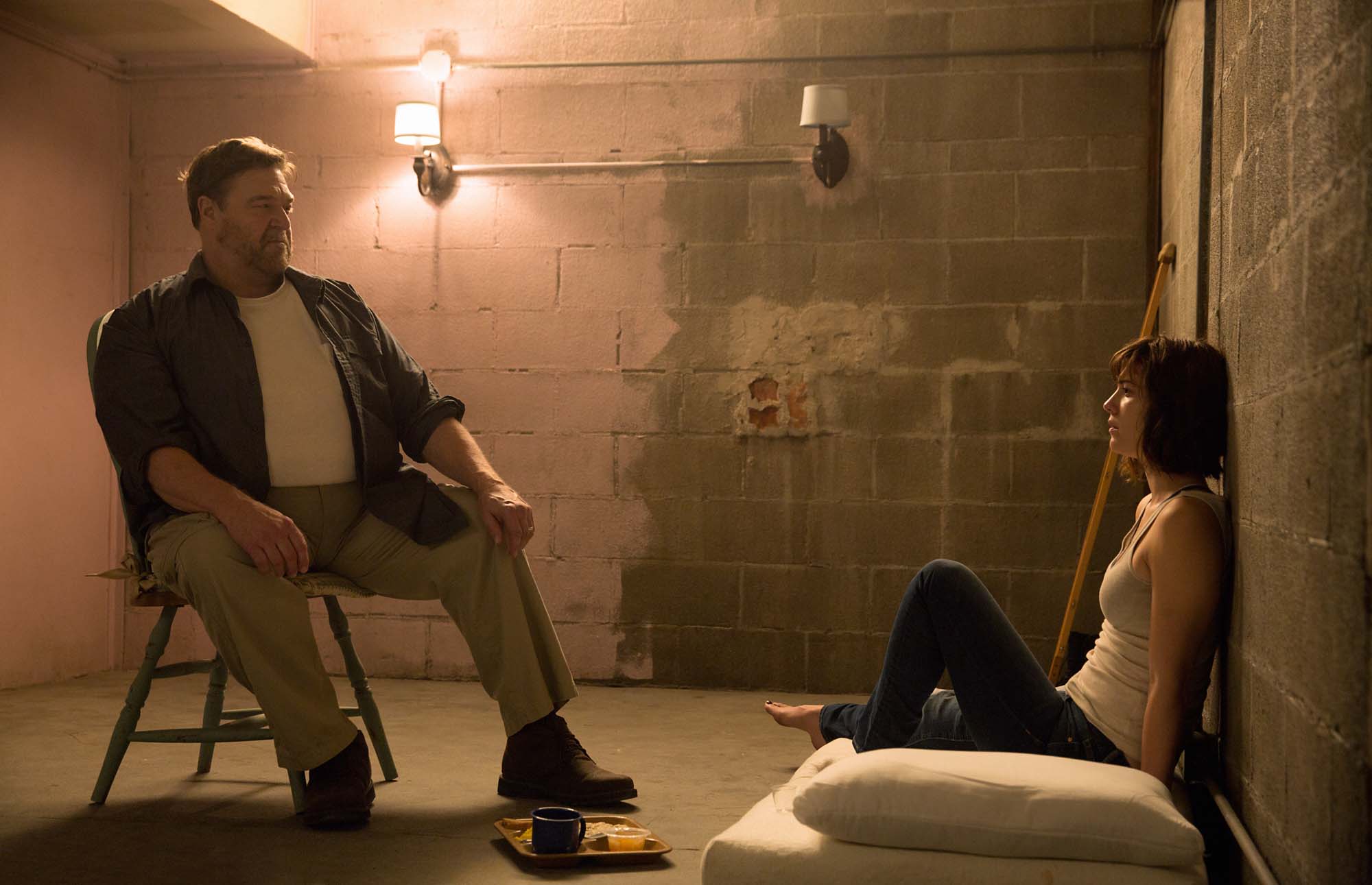 '10 Cloverfield Lane' movie review by Pamela Price - LATF USA