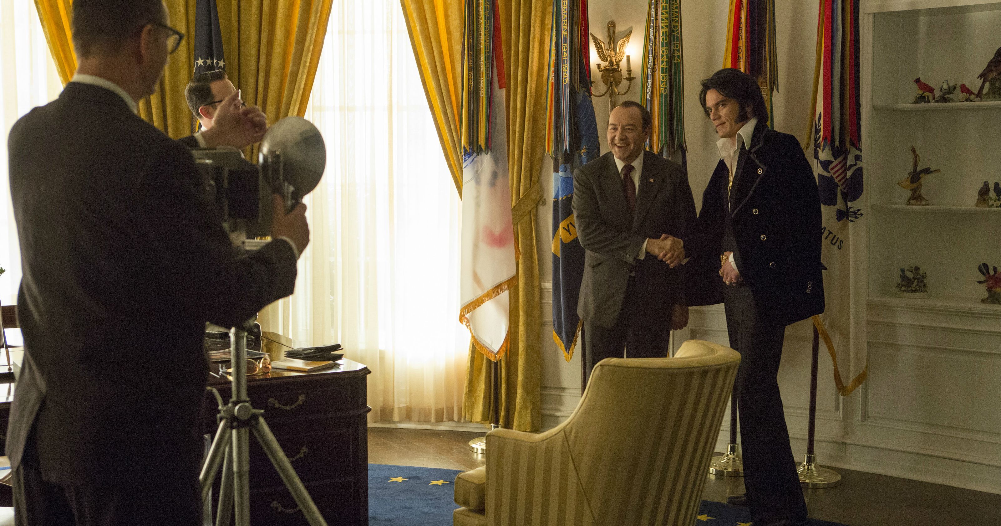 "Elvis & Nixon" movie review by Lucas Mirabella