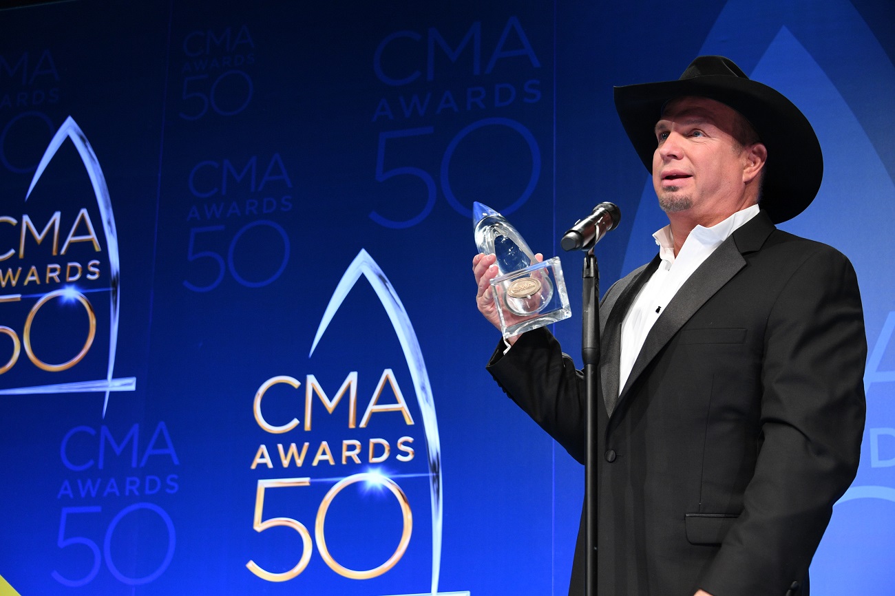 garth brooks cma awards