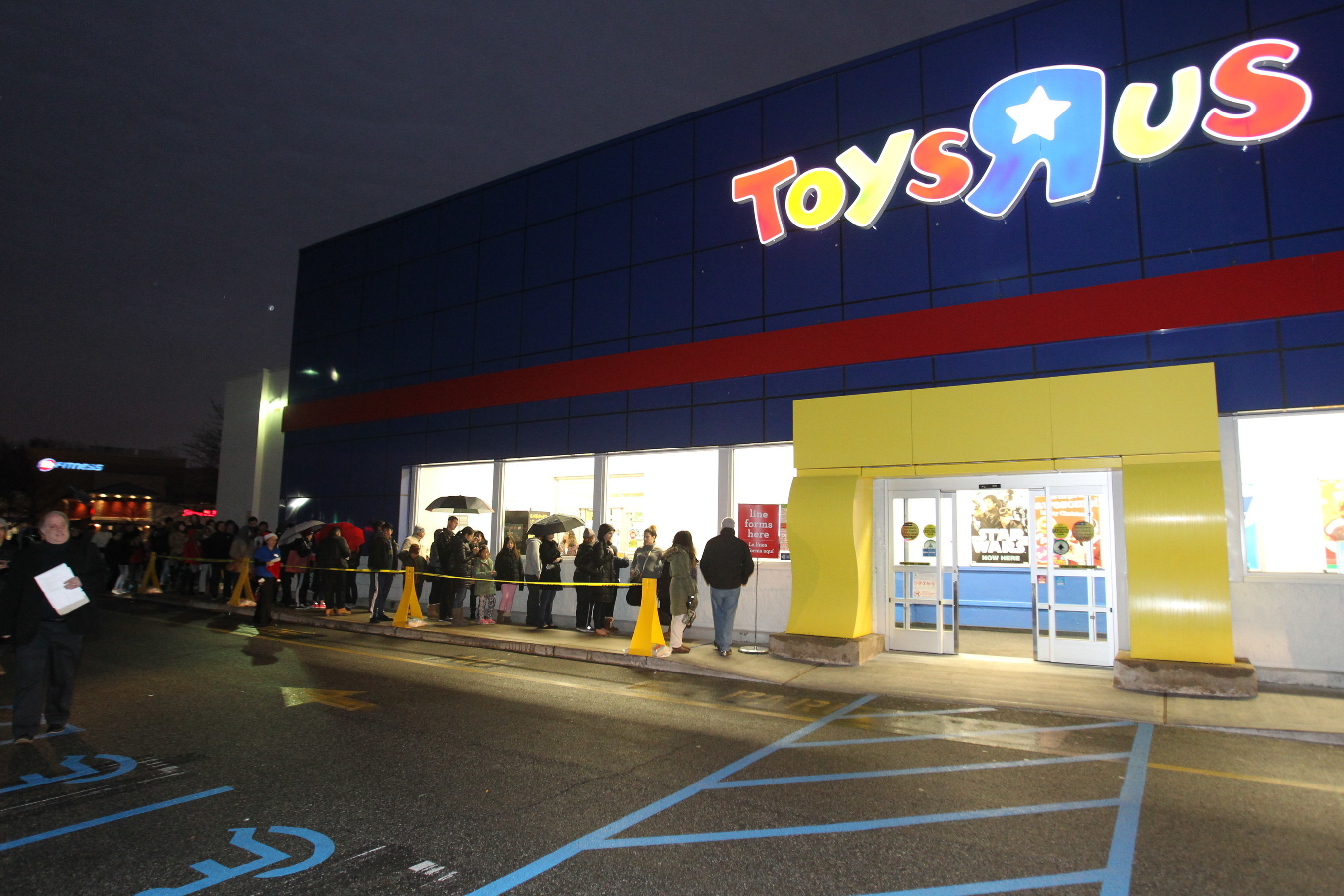 Black Friday toys r us