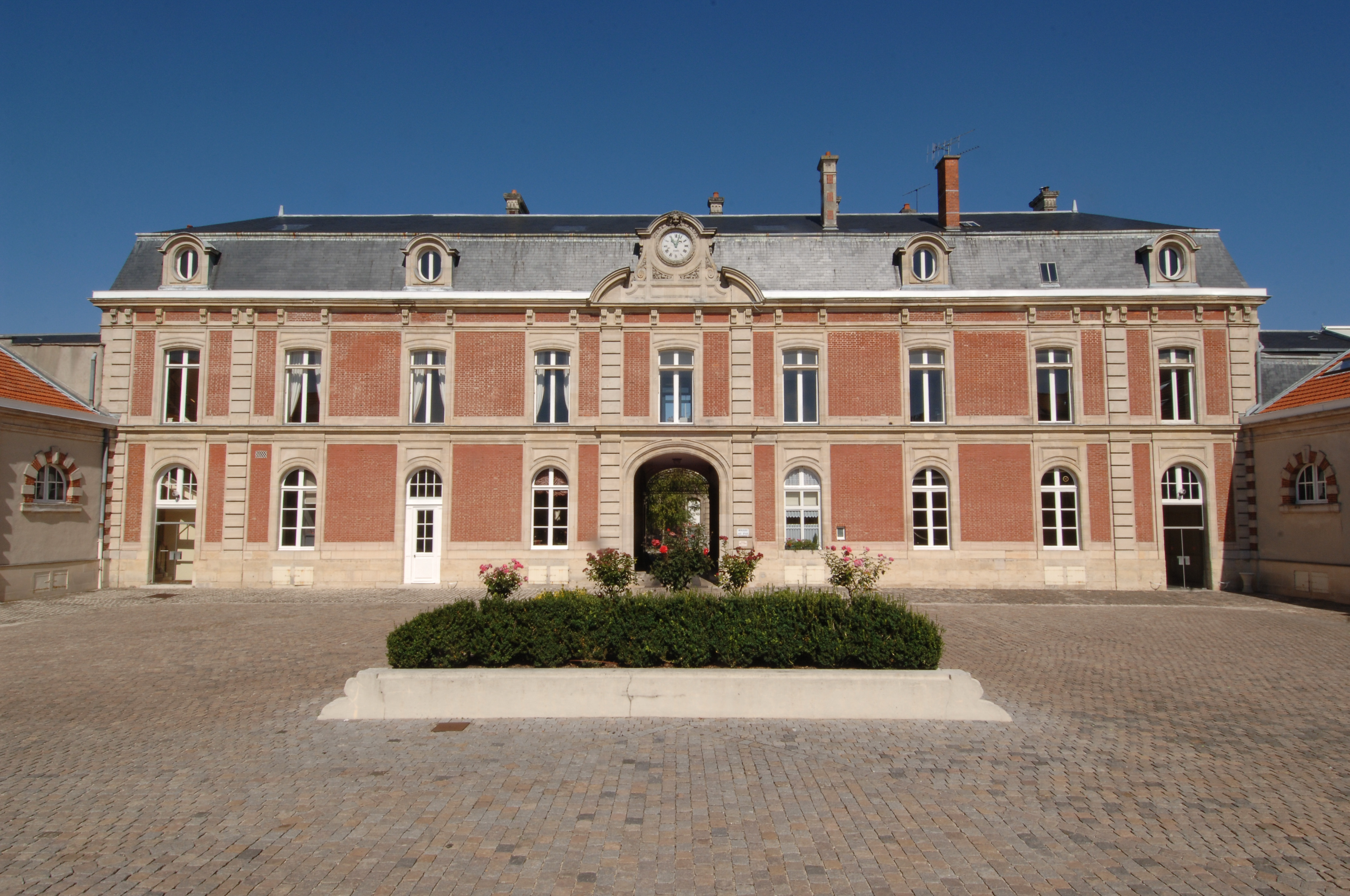 Champagne The House Of Louis Roederer