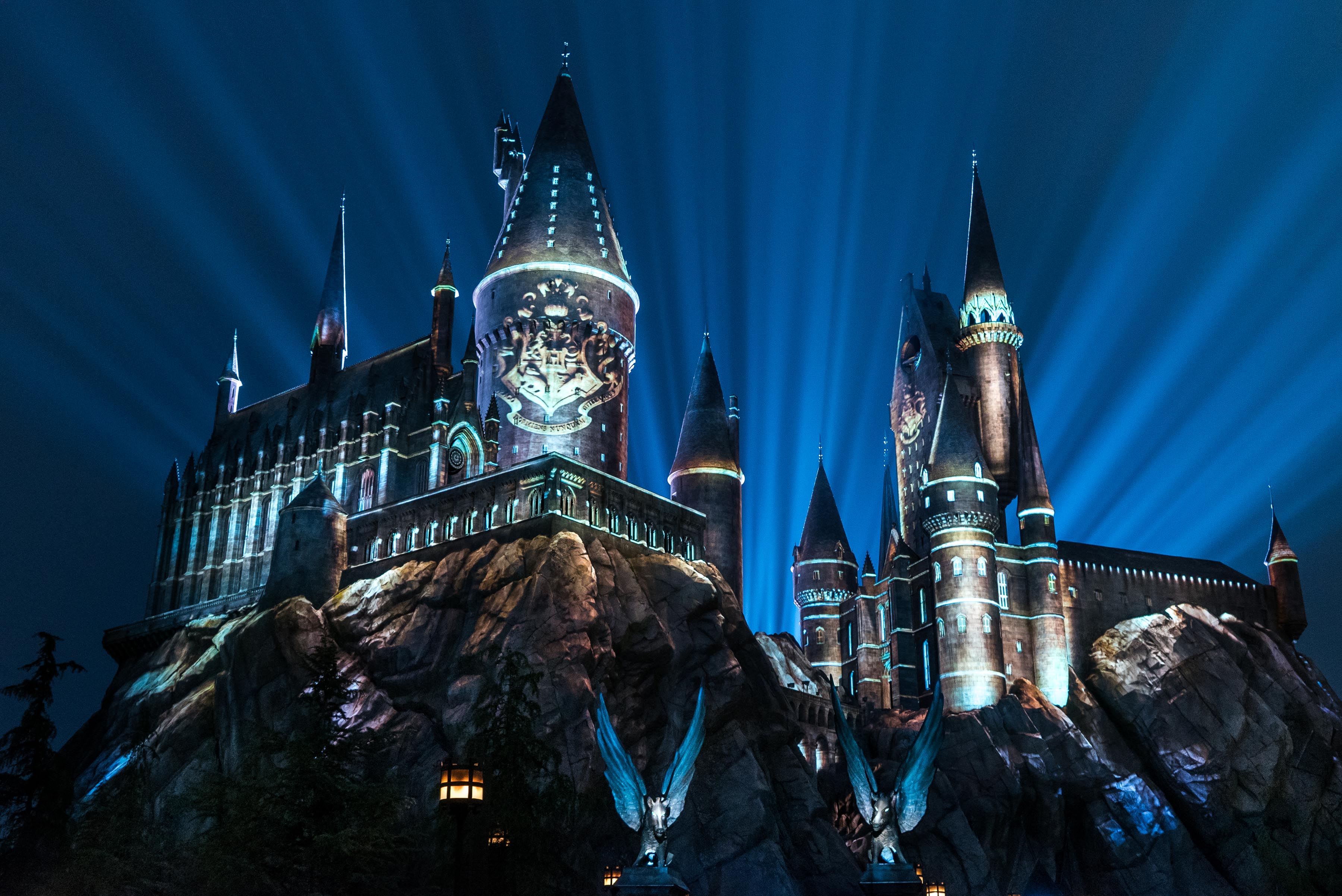 universal studios hollywood, hogwarts light show