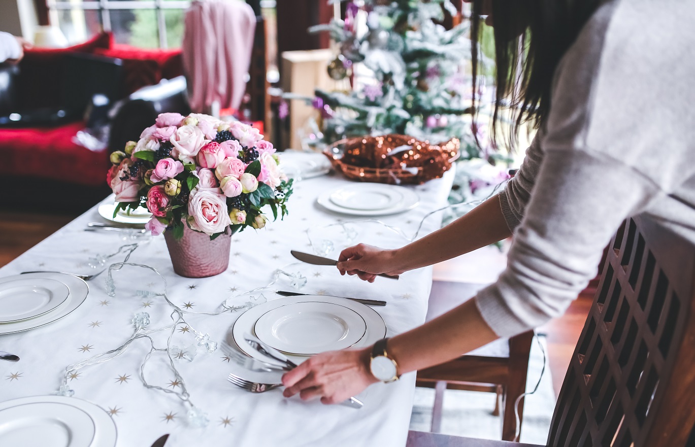 sharon schweitzer, holiday dinner party etiquette tips