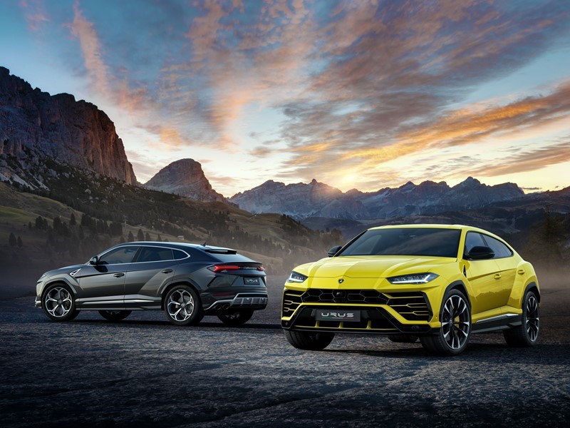 Lamborghini urus sport suv