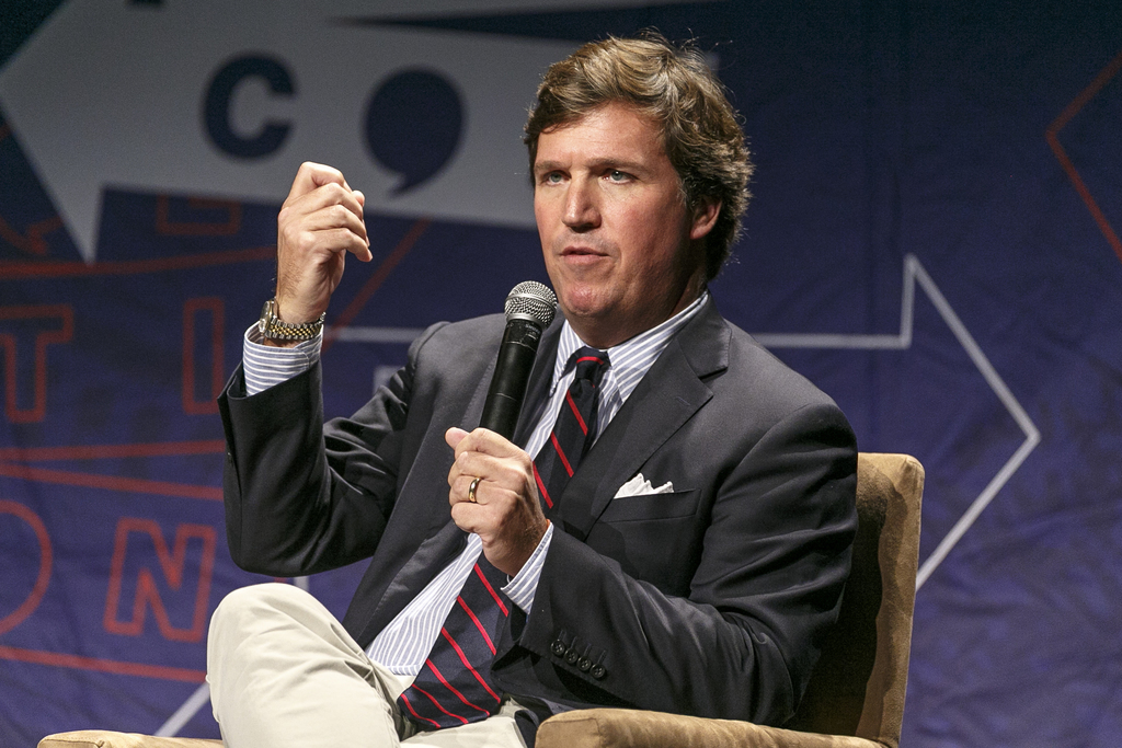 tucker Carlson, politicon