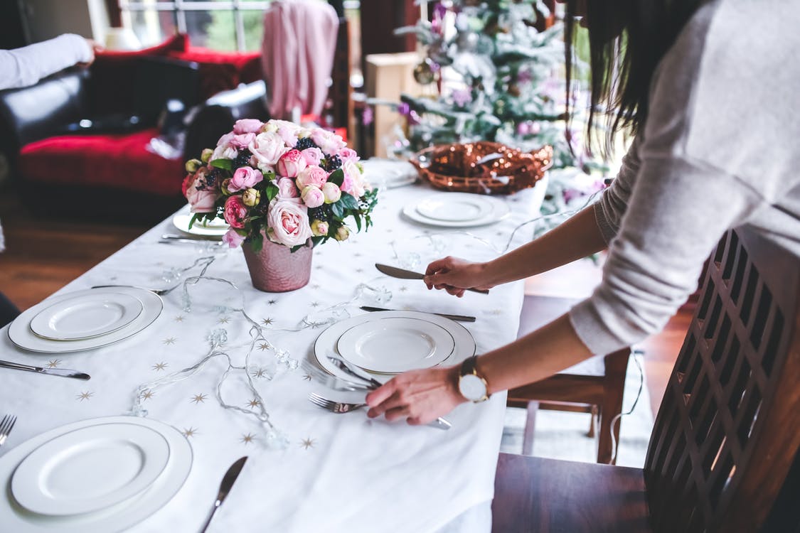 Sharon Schweitzer, thanksgiving etiquette tips