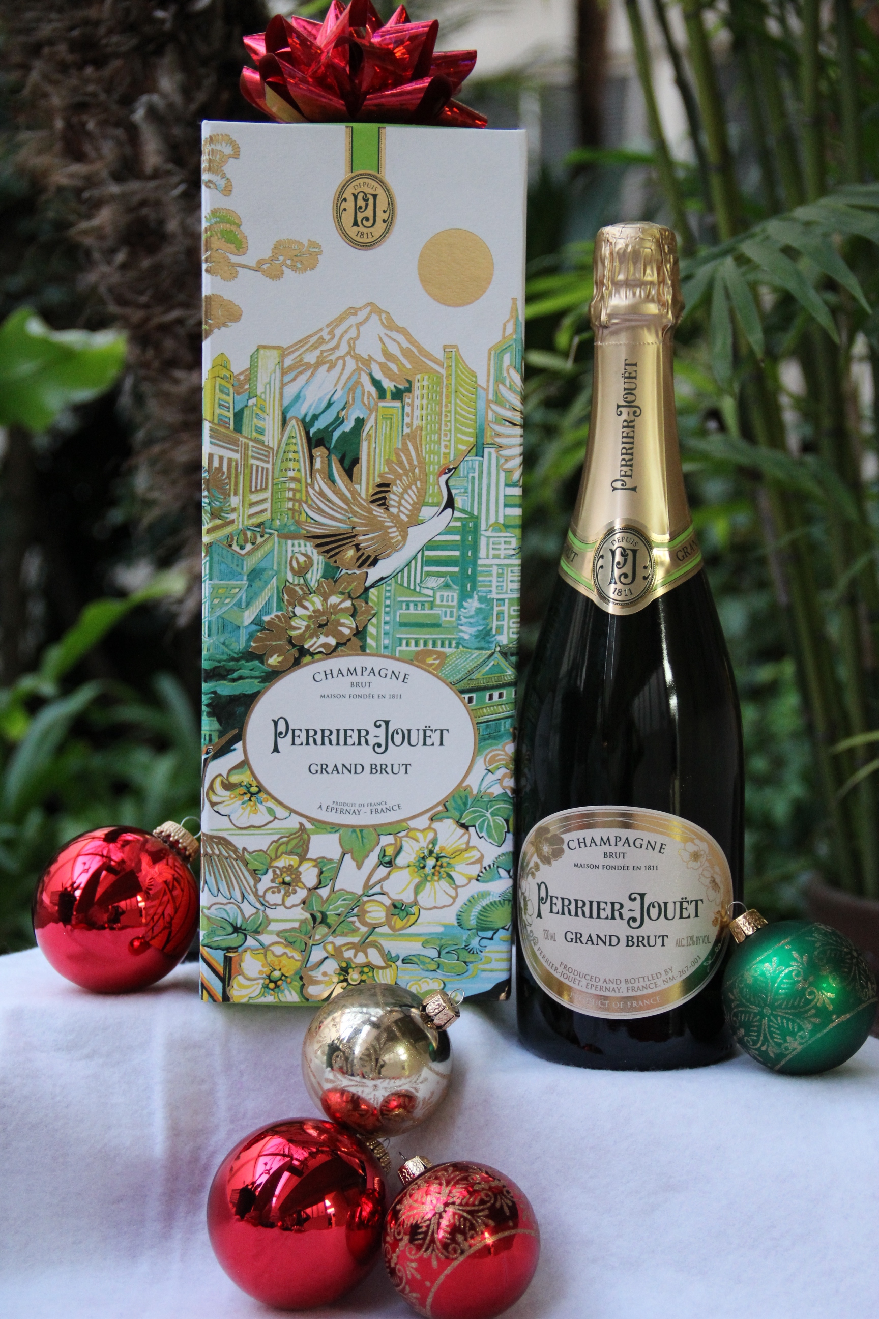 PERRIER-JOUËT champagne review, michele Elyzabeth