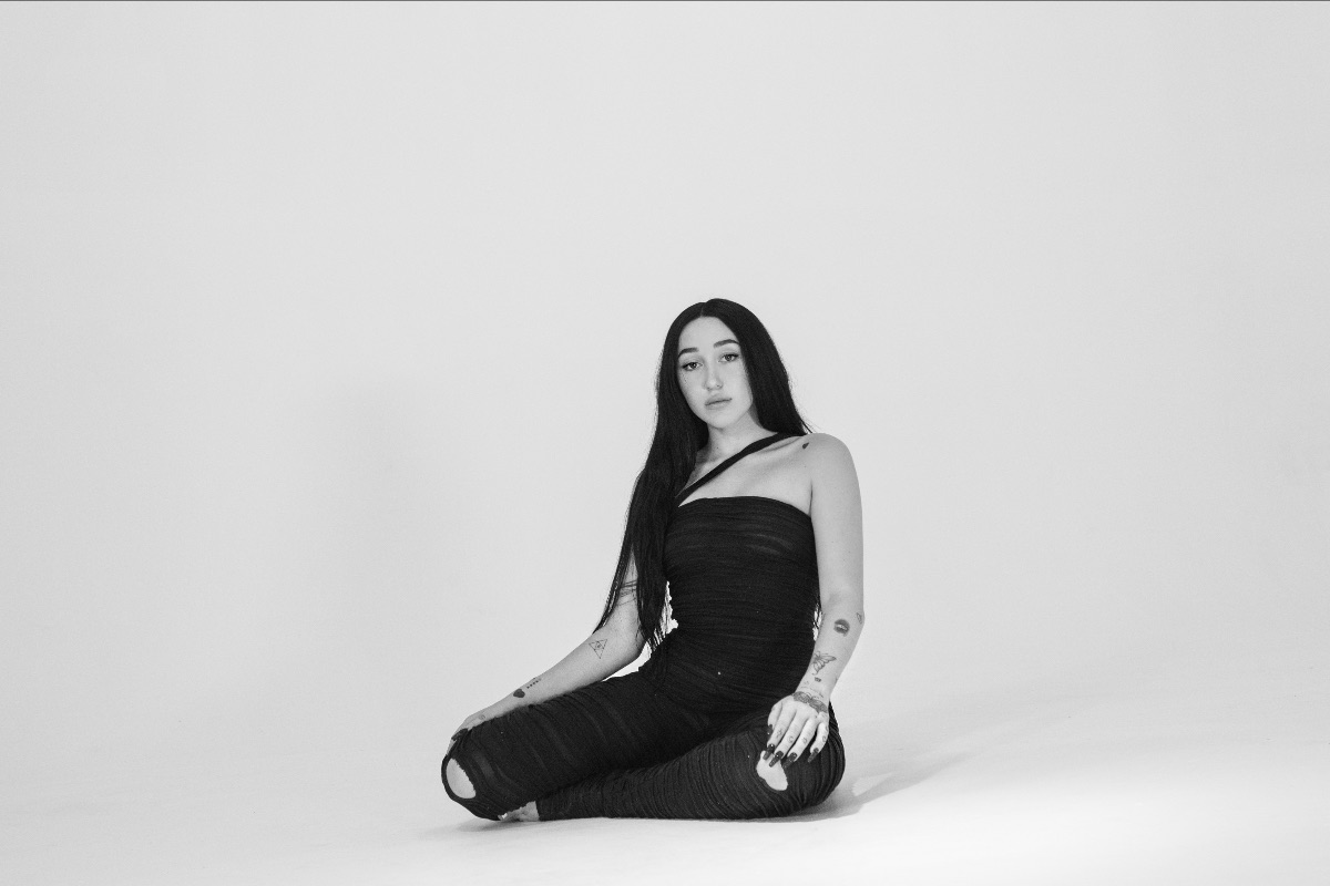 noah cyrus, lonely