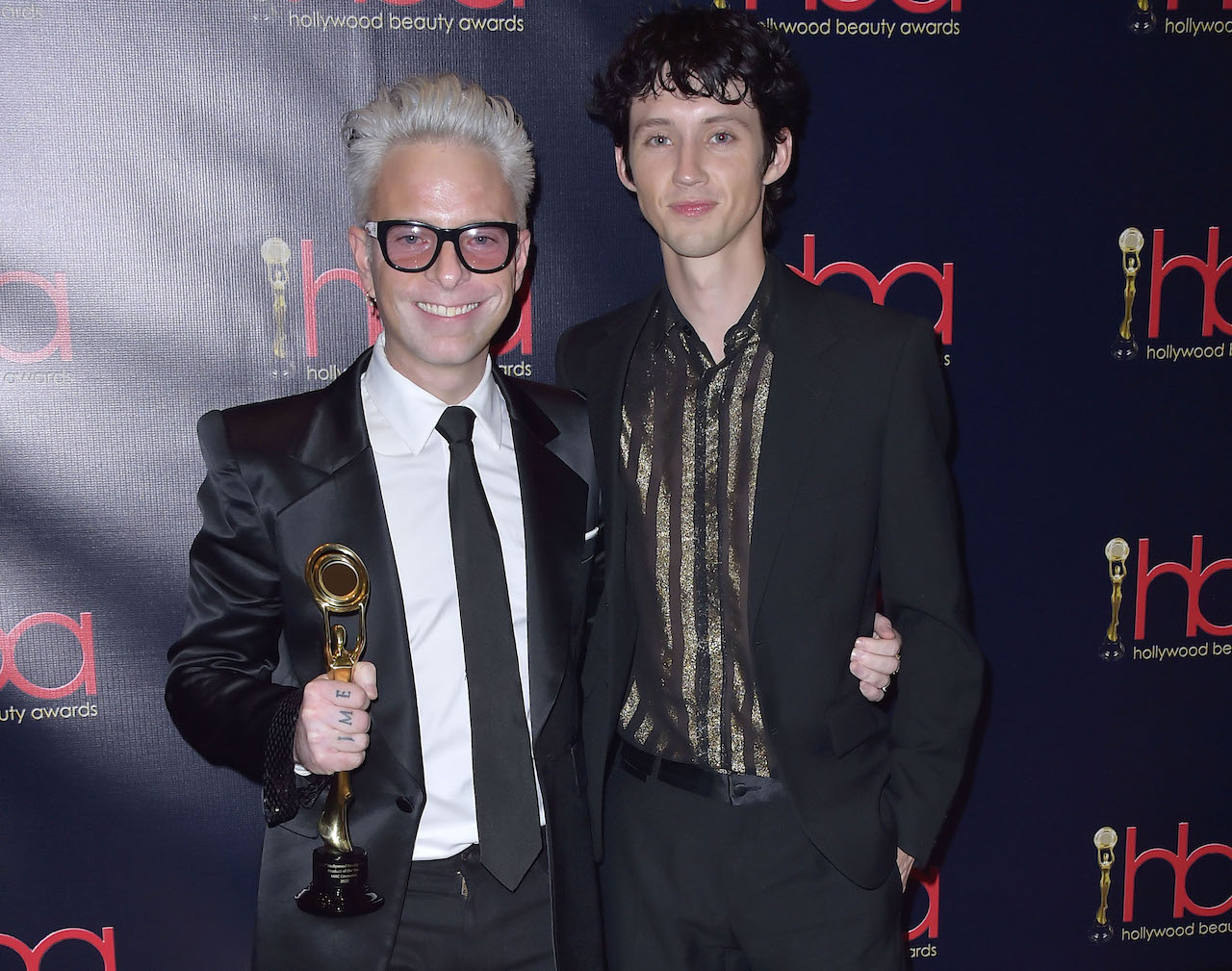 troye sivan, hollywood beauty awards, drew elliott, mac cosmetics