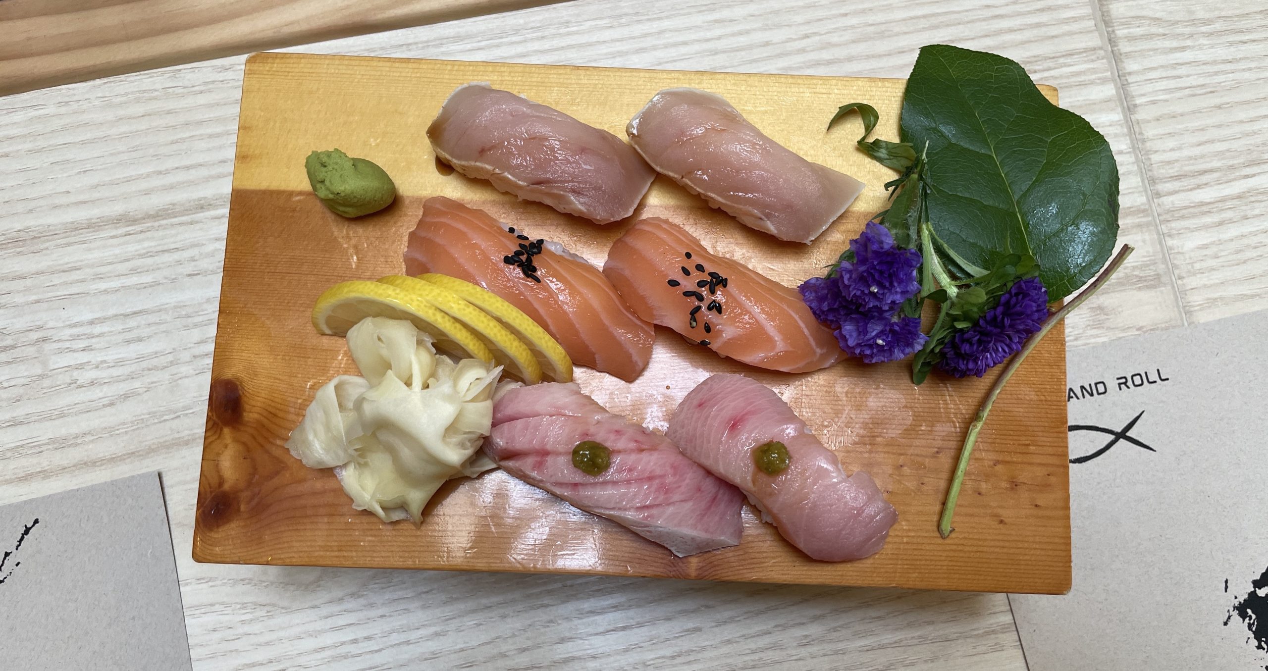 azai hand roll sushi, los angeles, nigiri