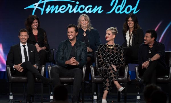 (FRONT ROW) RYAN SEACREST, LUKE BRYAN, KATY PERRY, LIONEL RICHIE 
(BACK ROW) JENNIFER MULLIN (EXECUTIVE PRODUCER), TRISH KINANE (EXECUTIVE PRODUCER), MEGAN MICHAELS WOLFLICK (EXECUTIVE PRODUCER)
