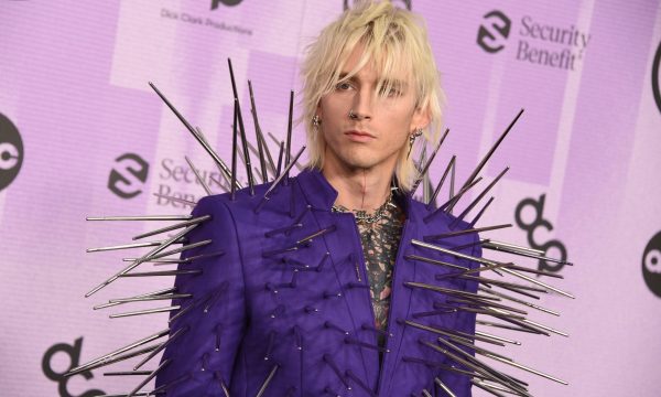 machine gun kelly, american music awards