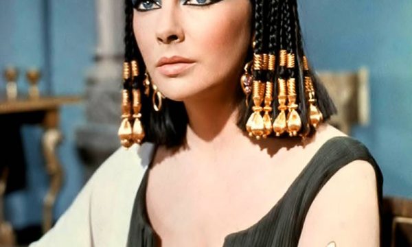 20130506121519Elizabeth_Taylor_Cleopatra