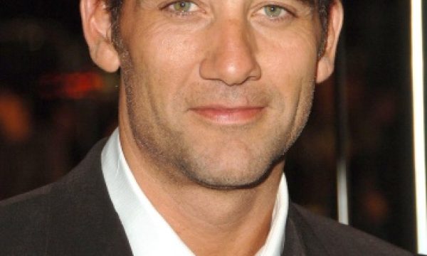 20130725155239clive_owen_