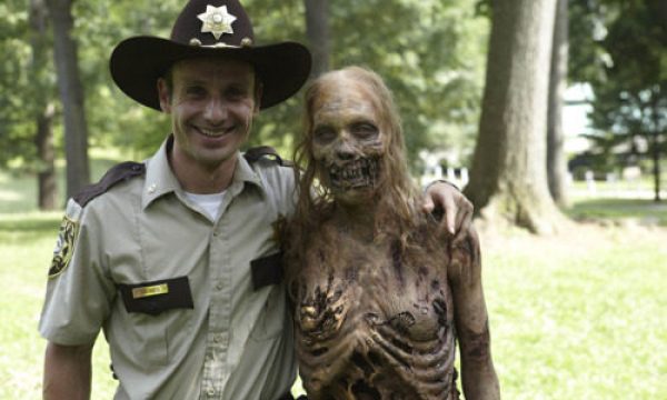 The Walking Dead
1.1 Days Gone By
Behind The Scenes
Andrew Lincoln