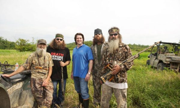 HUNT STUDIO DUCK DYNASTY MICHAEL HUNT FOOTBALL HUNTING LITHOGRAPH