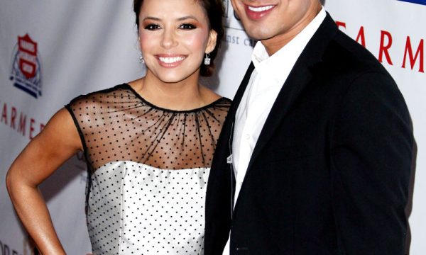 20130918122327Eva_Longoria_Mario_Lopez_NCLR_Alma