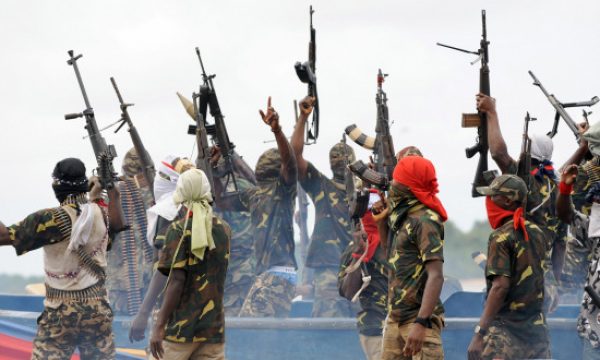 20131024103050Nigerian_Pirates_US_Sailors_kidnapped