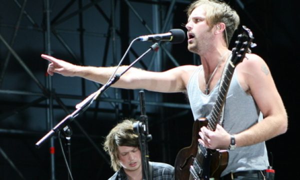 20131025092114Life_is_Beautiful_Kings_of_Leon