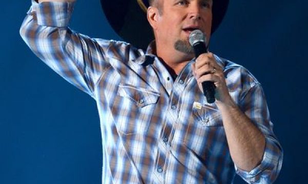 20131028112310Garth_Brooks_Live_From_Vegas