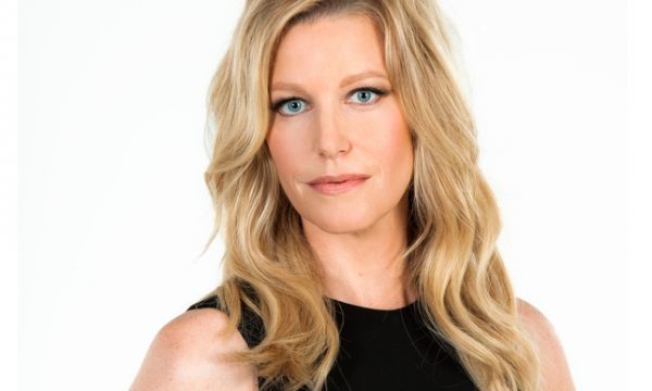 20131118110841Anna_Gunn