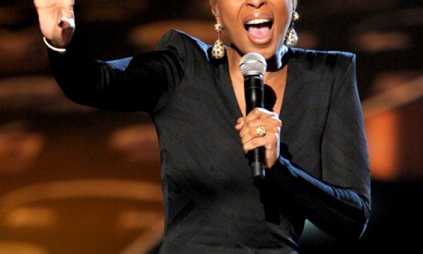 20131126172026Mary_J__Blige_National_Anthem