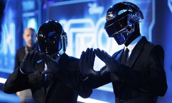20131219133839Daft_Punk_Grammys