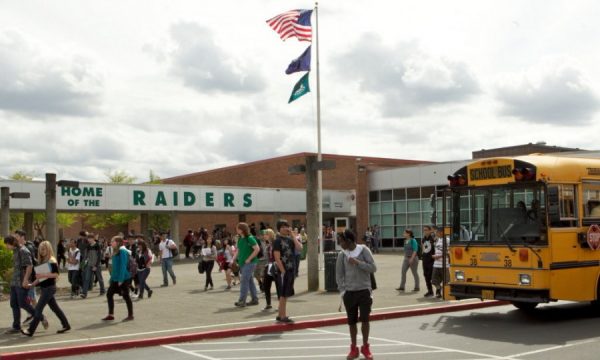 20140610140828Reynolds_High_School_in_Troutdale_Oregon