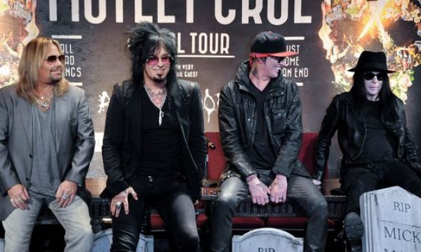 20140703124335Motley_Crue