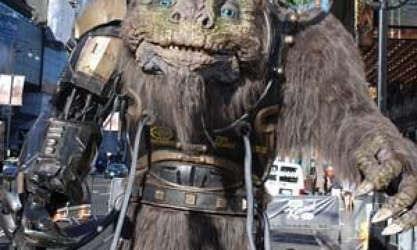 Stratasys 3D Prints 14-Foot Tall Giant Creature for Comic-Con 2014