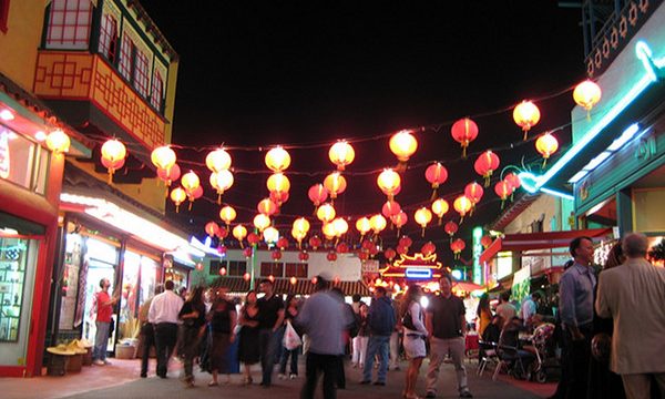 20140829120125Chinatown_Moon_Festival