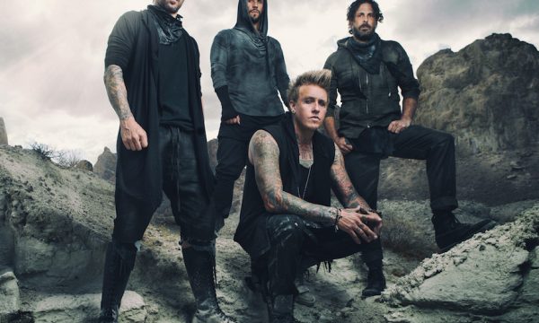20141009115138Papa_Roach
