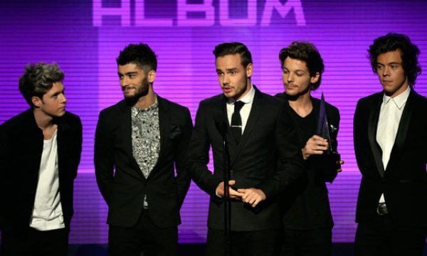 20141027111530One_Direction_American_Music_Awards