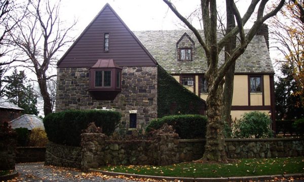 20141114105541The_Godfather_House