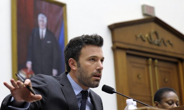 20150106095355People__s_Choice_Awards_Ben_Affleck_humanitarian