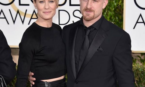 20150112100248Robin_Wright___Tricia_Sawyer___Orlane