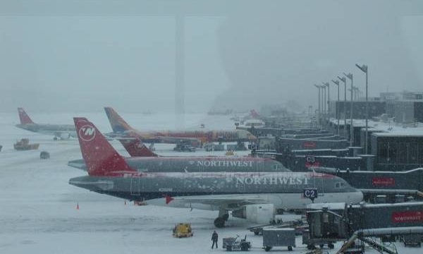 20150305120832plane_landing_issue