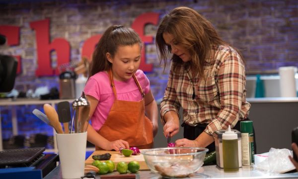 20150806143448Rachael_Ray_Food_Netwrok