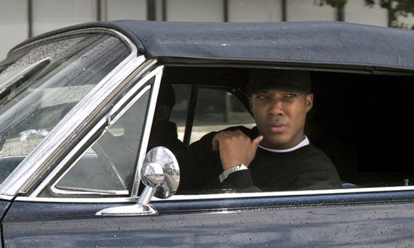 20150811204143Straight_Outta_Compton_movie_review_by_Lucas_Mirabella
