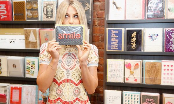 20150918171047Hallmark_Signature_Julianne_Hough