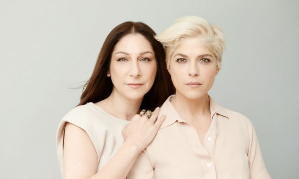 guide beauty, Terri Bryant & Selma Blair