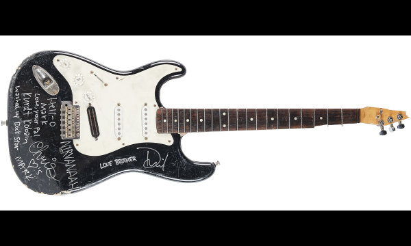 kurt cobain, guitar, actions