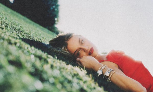 kelsea ballerini “I Sit In Parks”