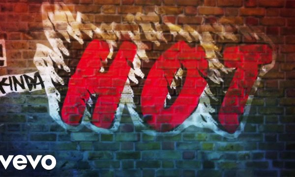 “She’s Kinda Hot” Is 5 Seconds Of Summer’s New Summer Song