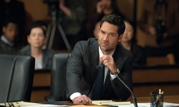 The Lincoln Lawyer. Manuel Garcia-Rulfo as Mickey Haller in episode 409 of The Lincoln Lawyer. Cr. Courtesy of Netflix © 2025