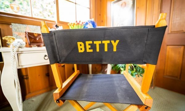 betty white, auction