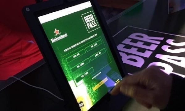 Buddy Drinks Heineken
